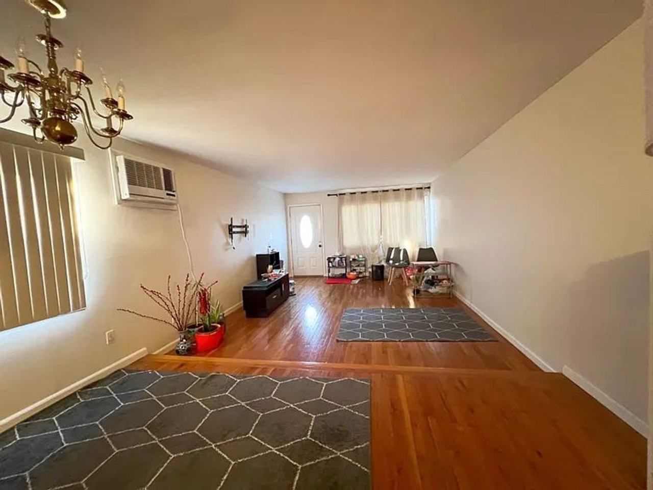 26 Thayer Pl - Photo 2 of 10