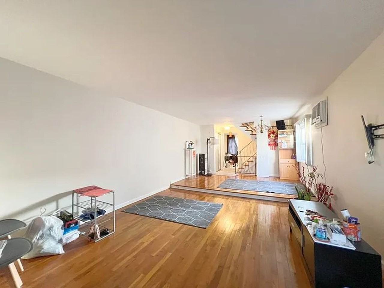 26 Thayer Pl - Photo 3 of 10