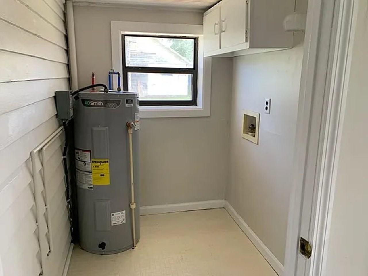 355 Smith St - Photo 2 of 9