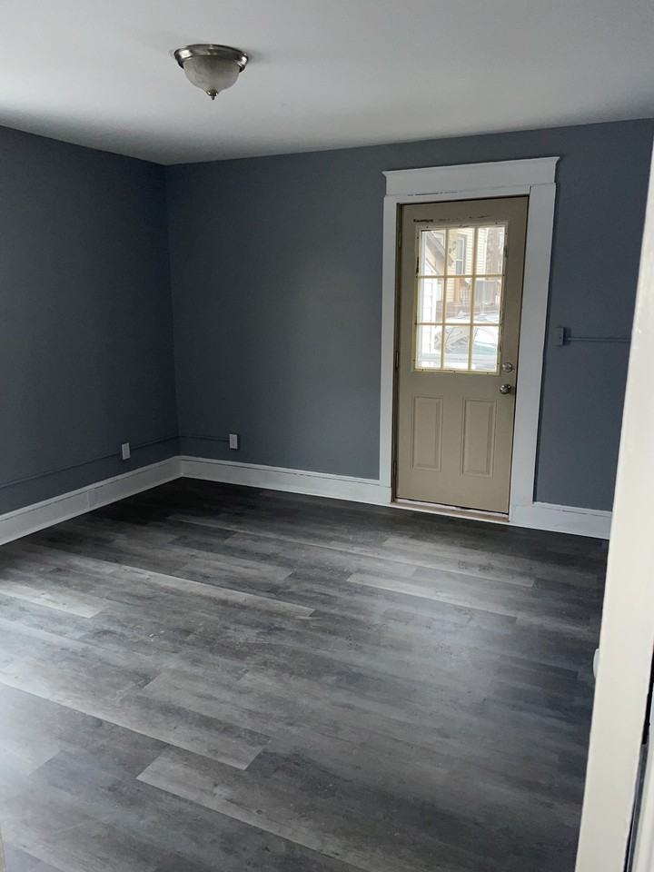 244 Summer St - Photo 3 of 7