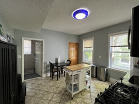 911 Harvard St #2R - Photo 1 of 1