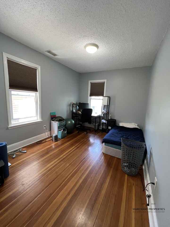 911 Harvard St #2R - Photo 5 of 14