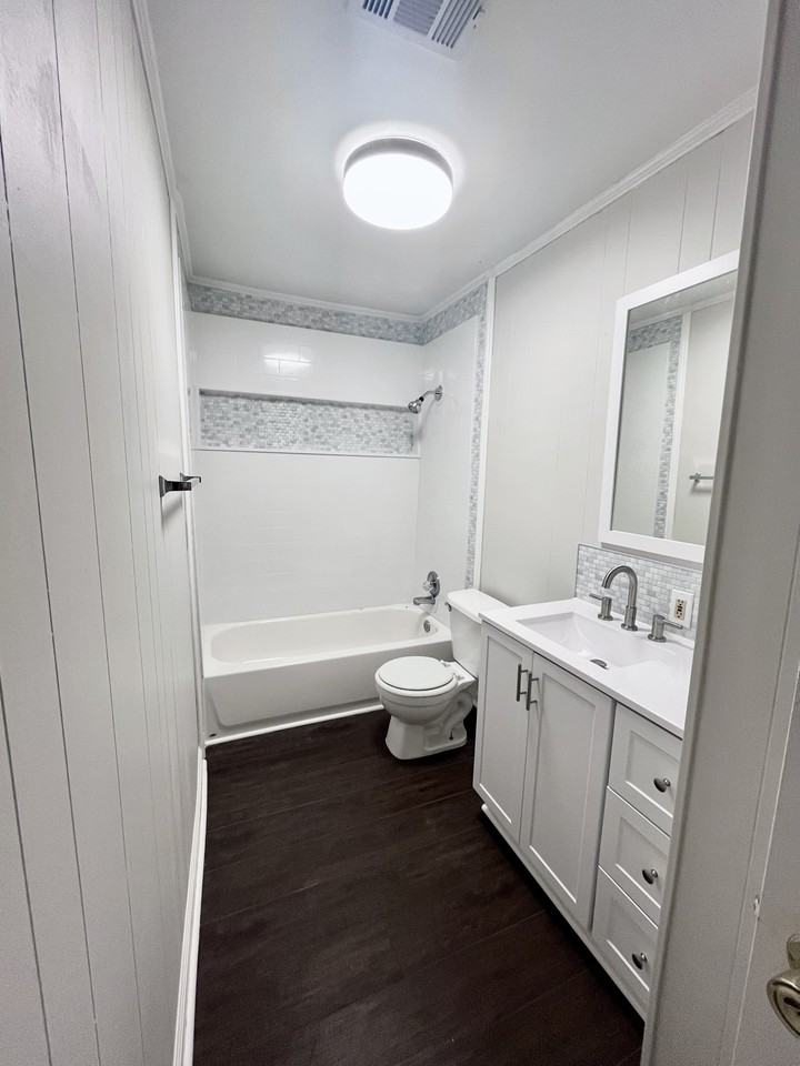 207 Lake Dr #B - Photo 4 of 10