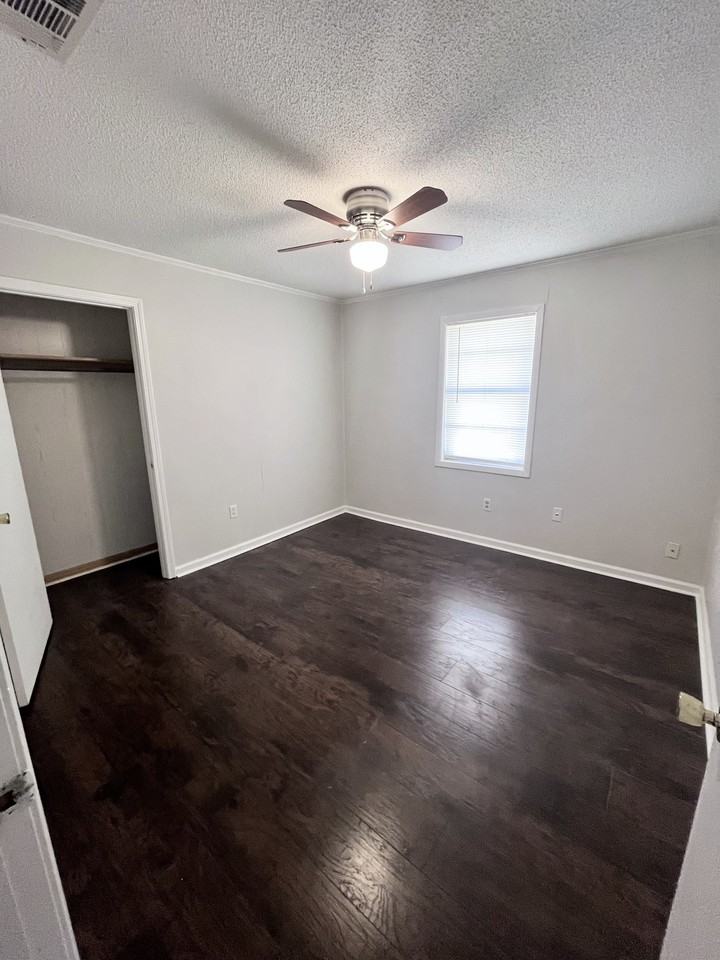 207 Lake Dr #B - Photo 5 of 10