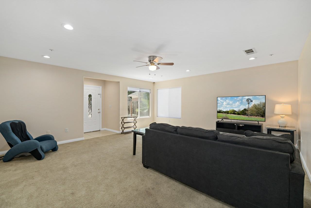 3455 Dwight Avenue #3 - Photo 3 of 9