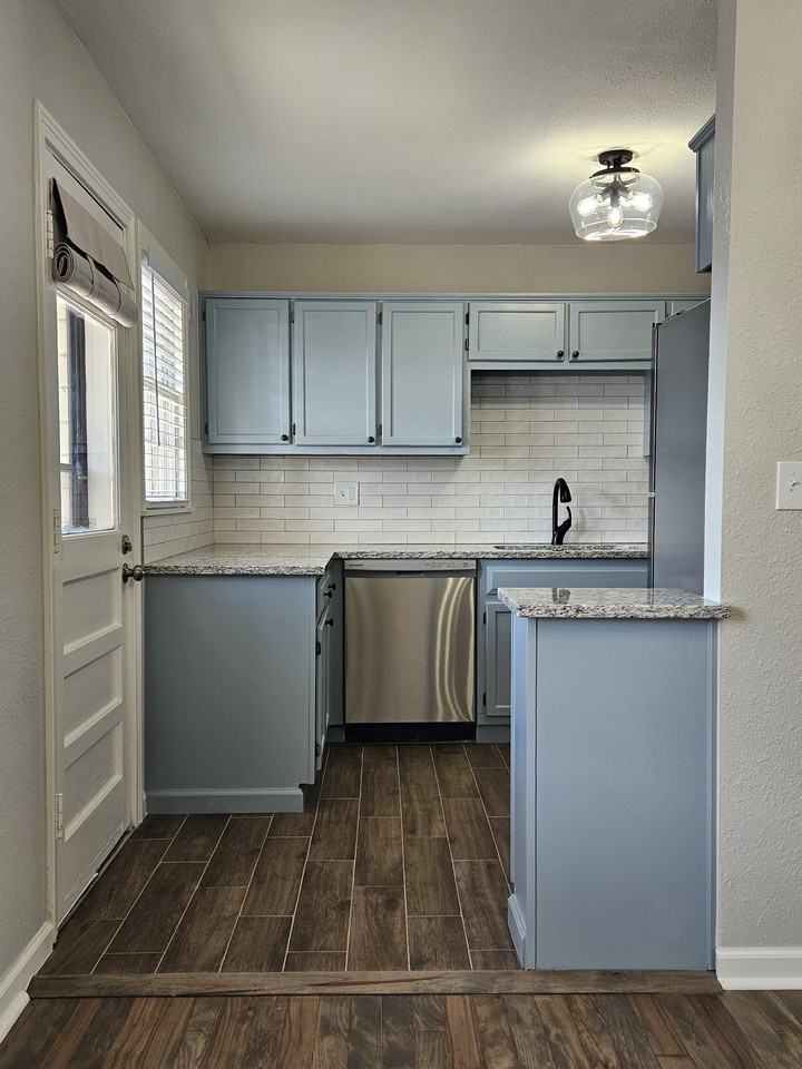 3841 S Quincy Ave #C - Photo 5 of 23