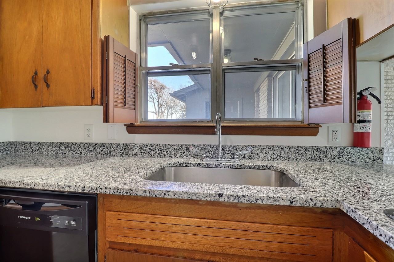 5115 E 17th St #NA - Photo 3 of 17