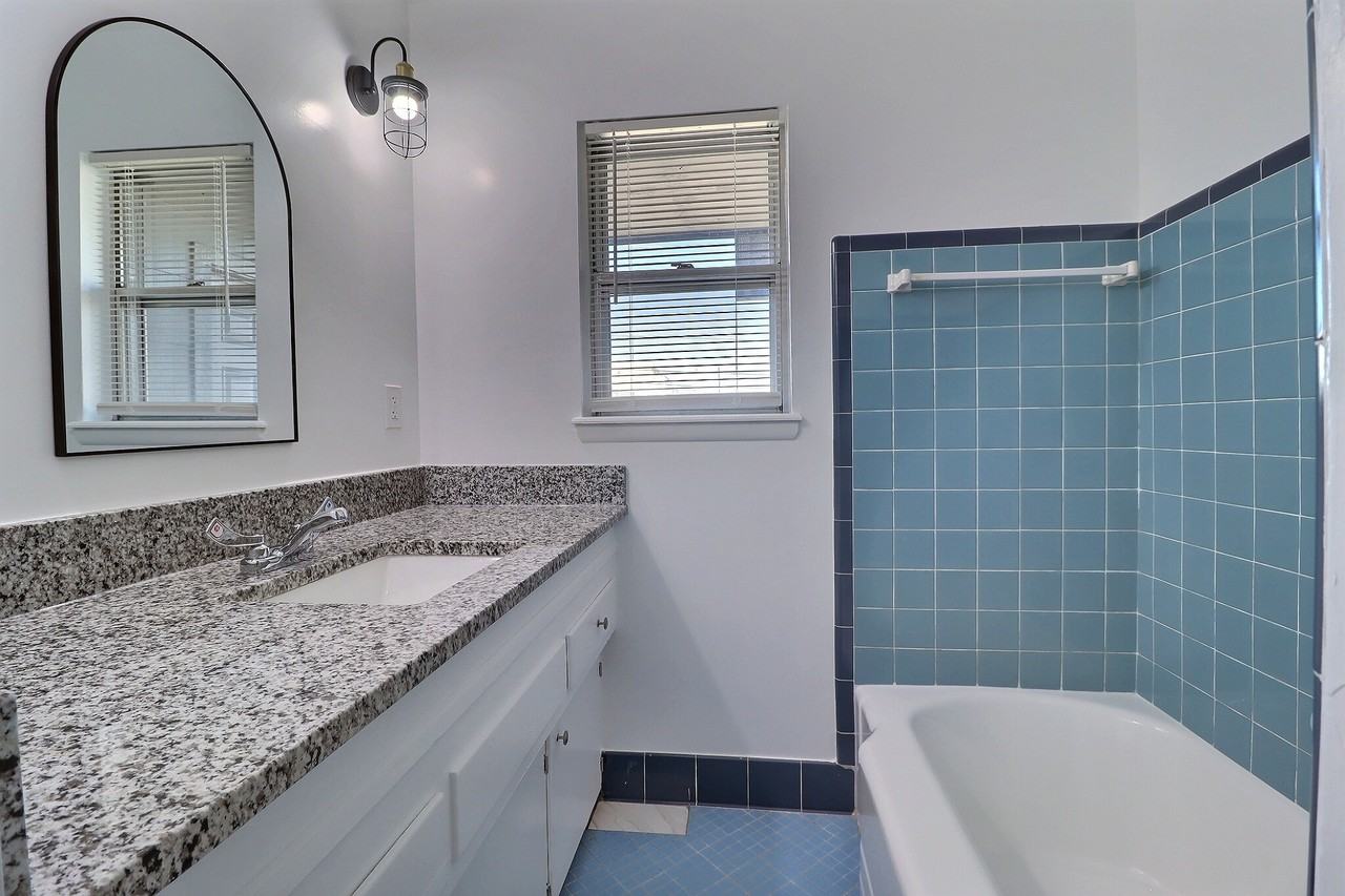 5115 E 17th St #NA - Photo 6 of 17