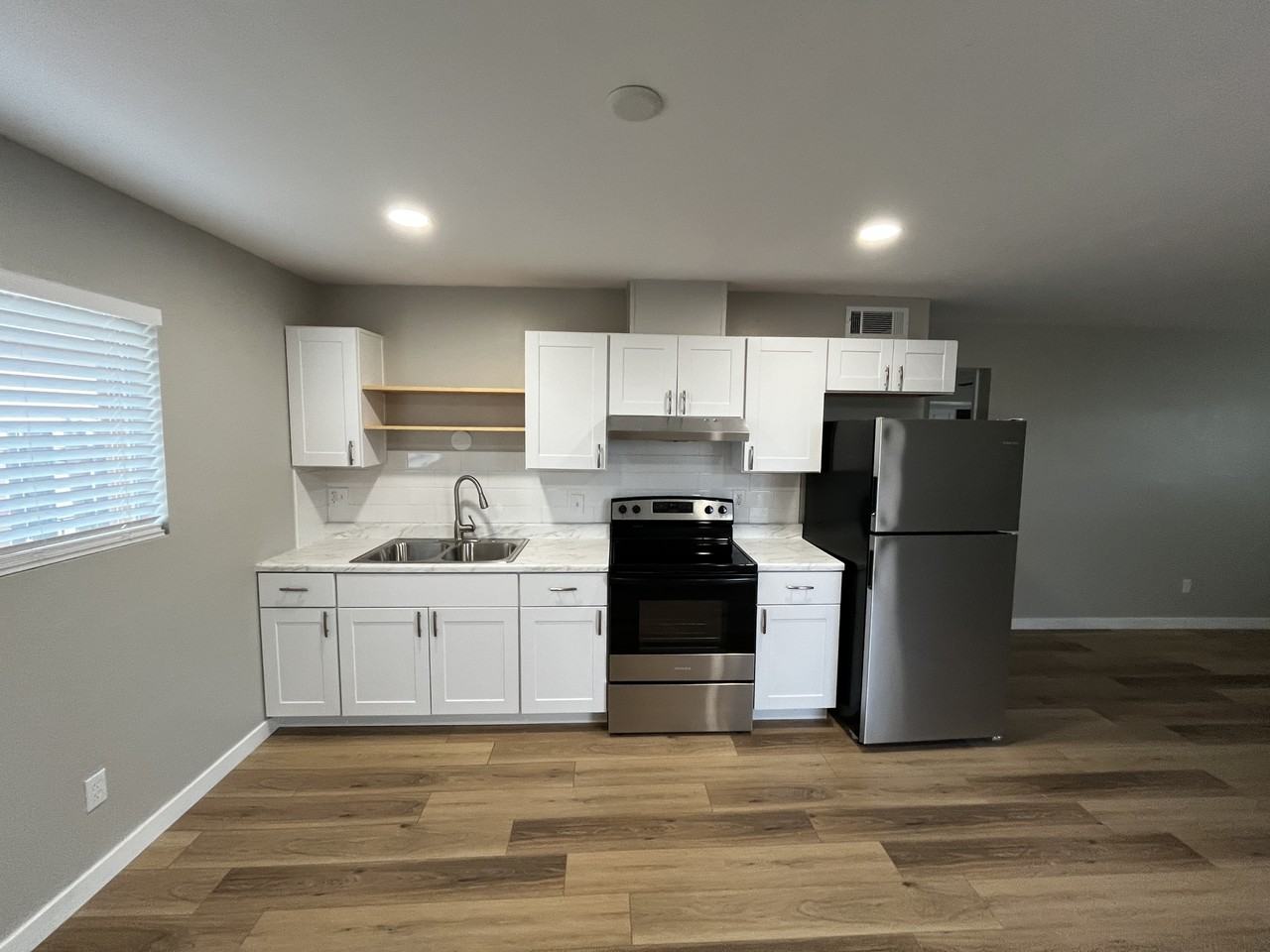 2604 N Fair Oaks Ave #NA - Photo 2 of 7