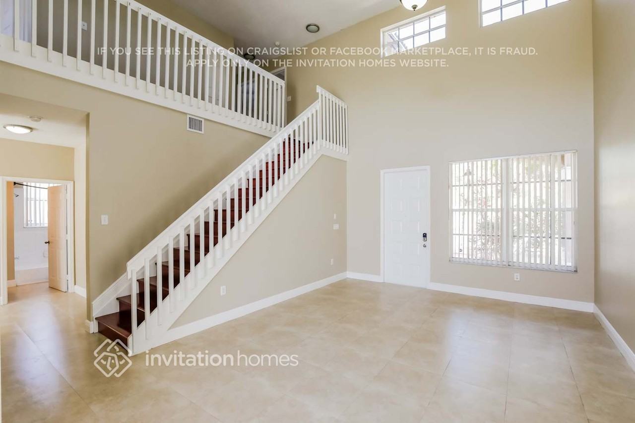 16386 Nw 22nd St - Photo 4 of 18