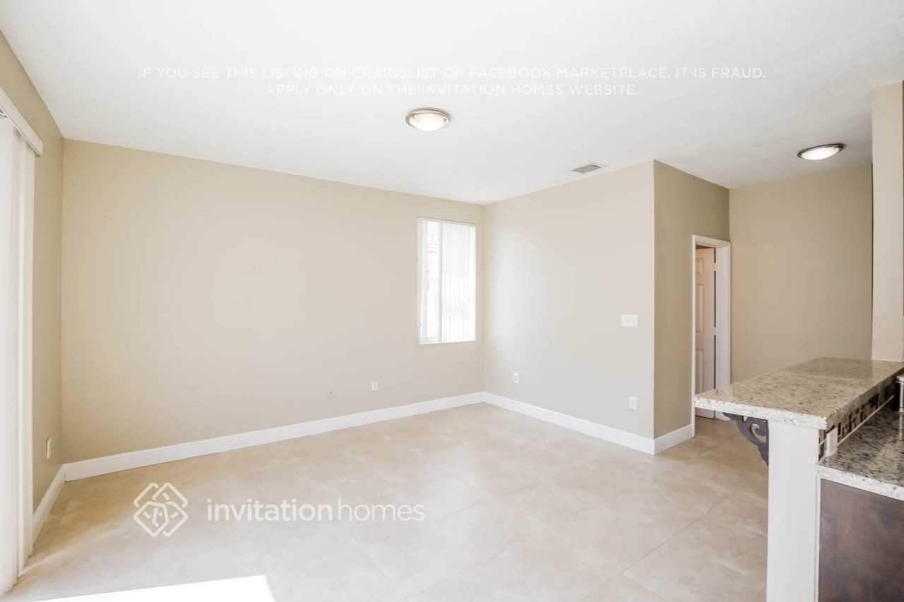 16386 Nw 22nd St - Photo 6 of 18
