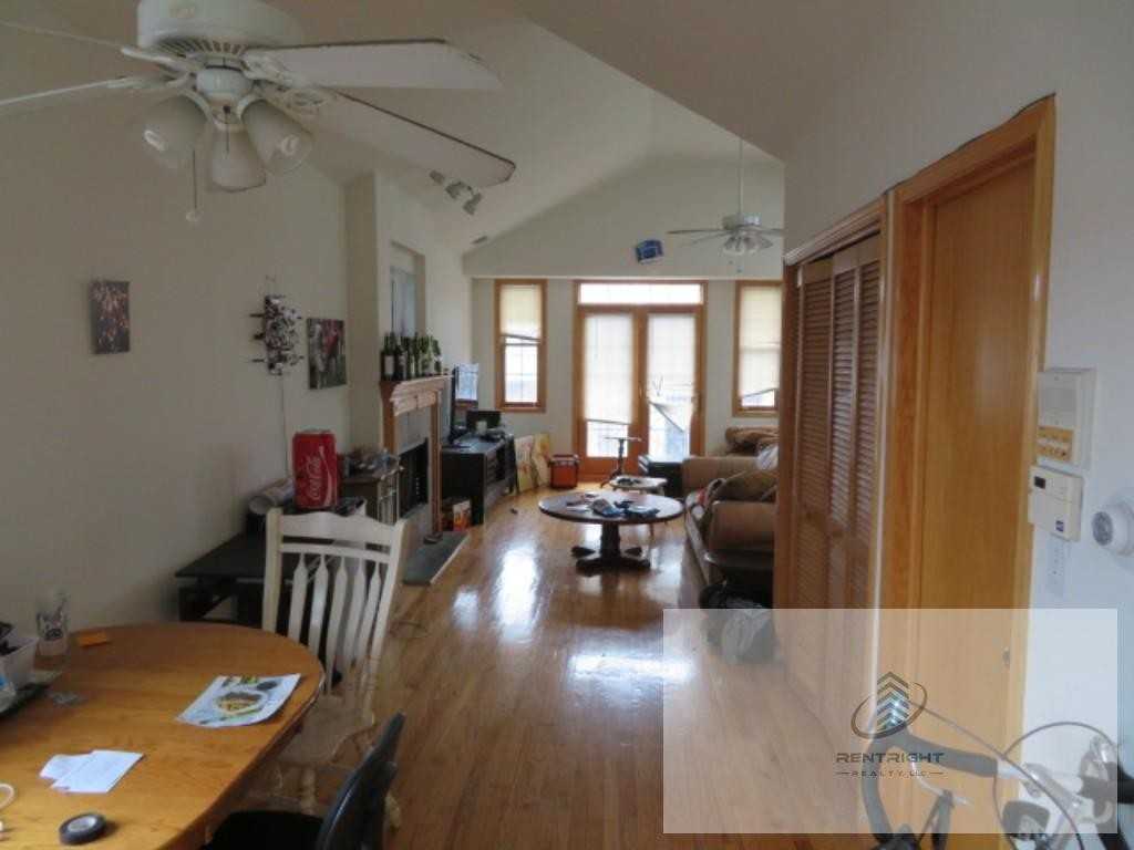 819 N Wood St #3 - Photo 3 of 20