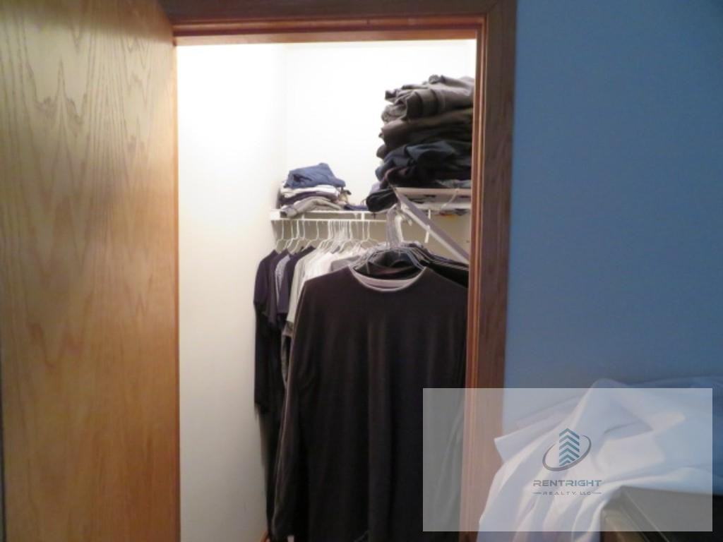 819 N Wood St #3 - Photo 7 of 20