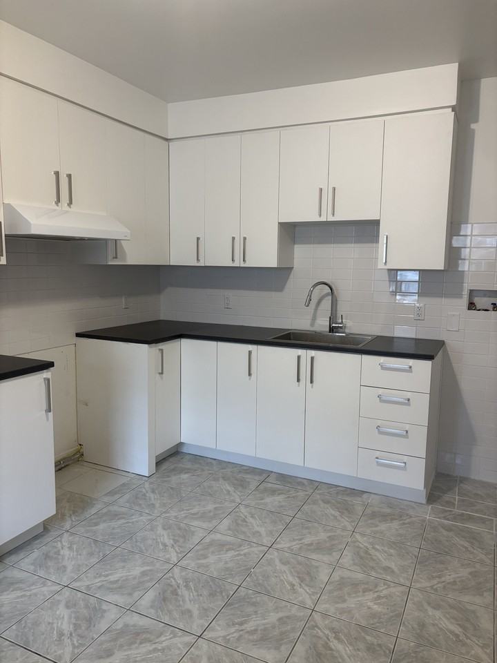 7545 Avenue Stuart #3 - Photo 6 of 24