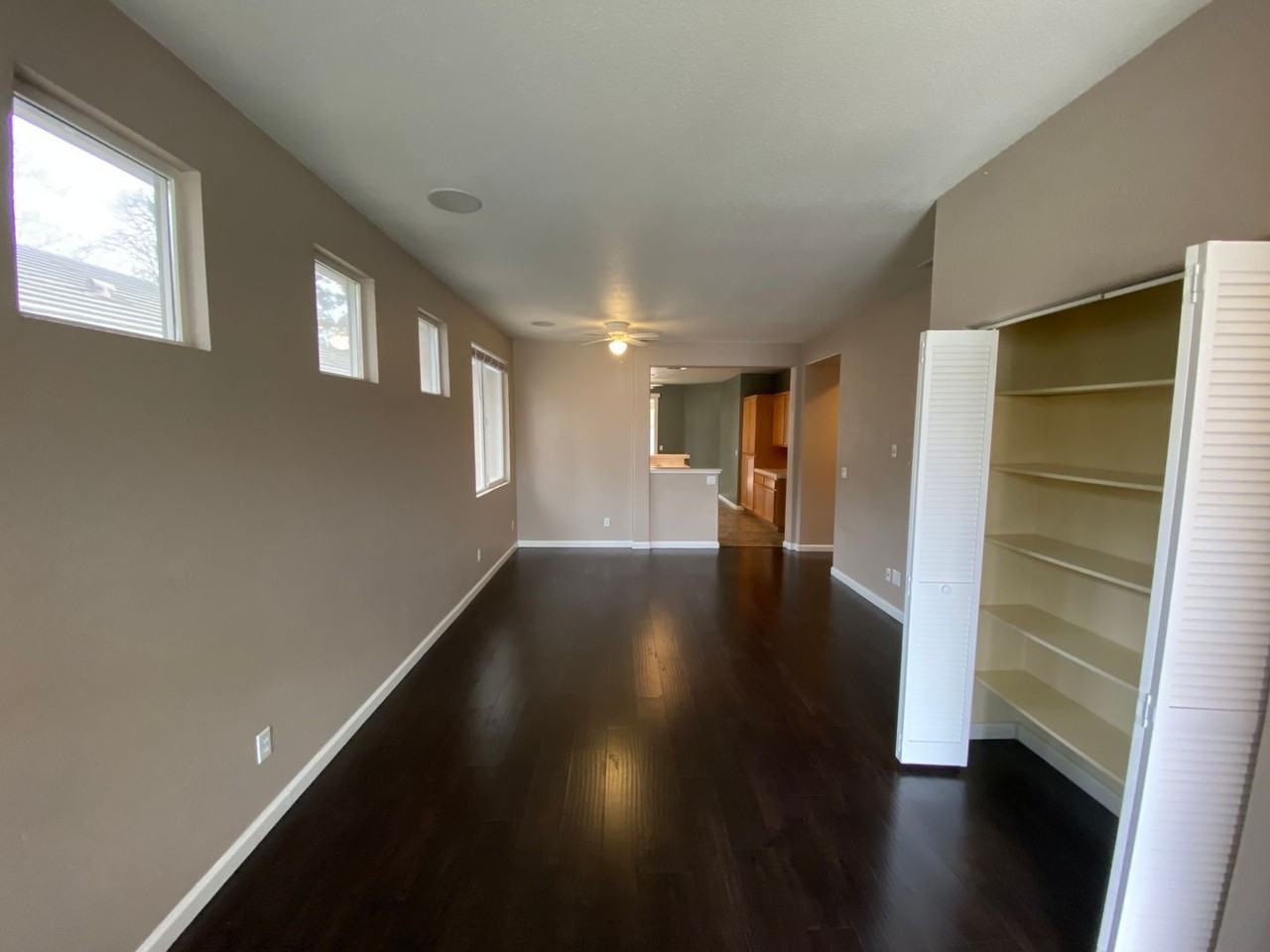 5252 Bay St - Photo 2 of 17