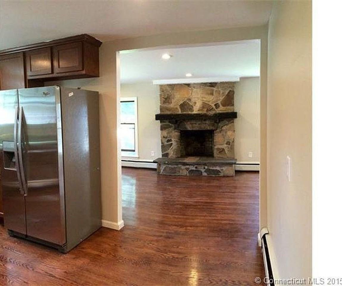 20 Whitney Ave - Photo 2 of 4