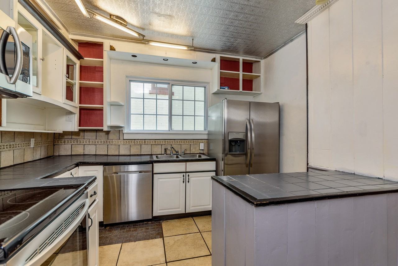 116 W Maple Ave #2A - Photo 7 of 31