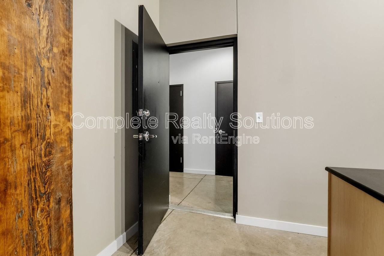 614 S 7th St #402 - Photo 4 of 34