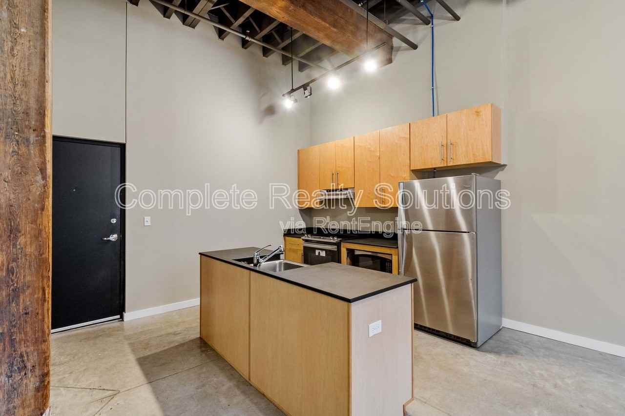 614 S 7th St #402 - Photo 7 of 34
