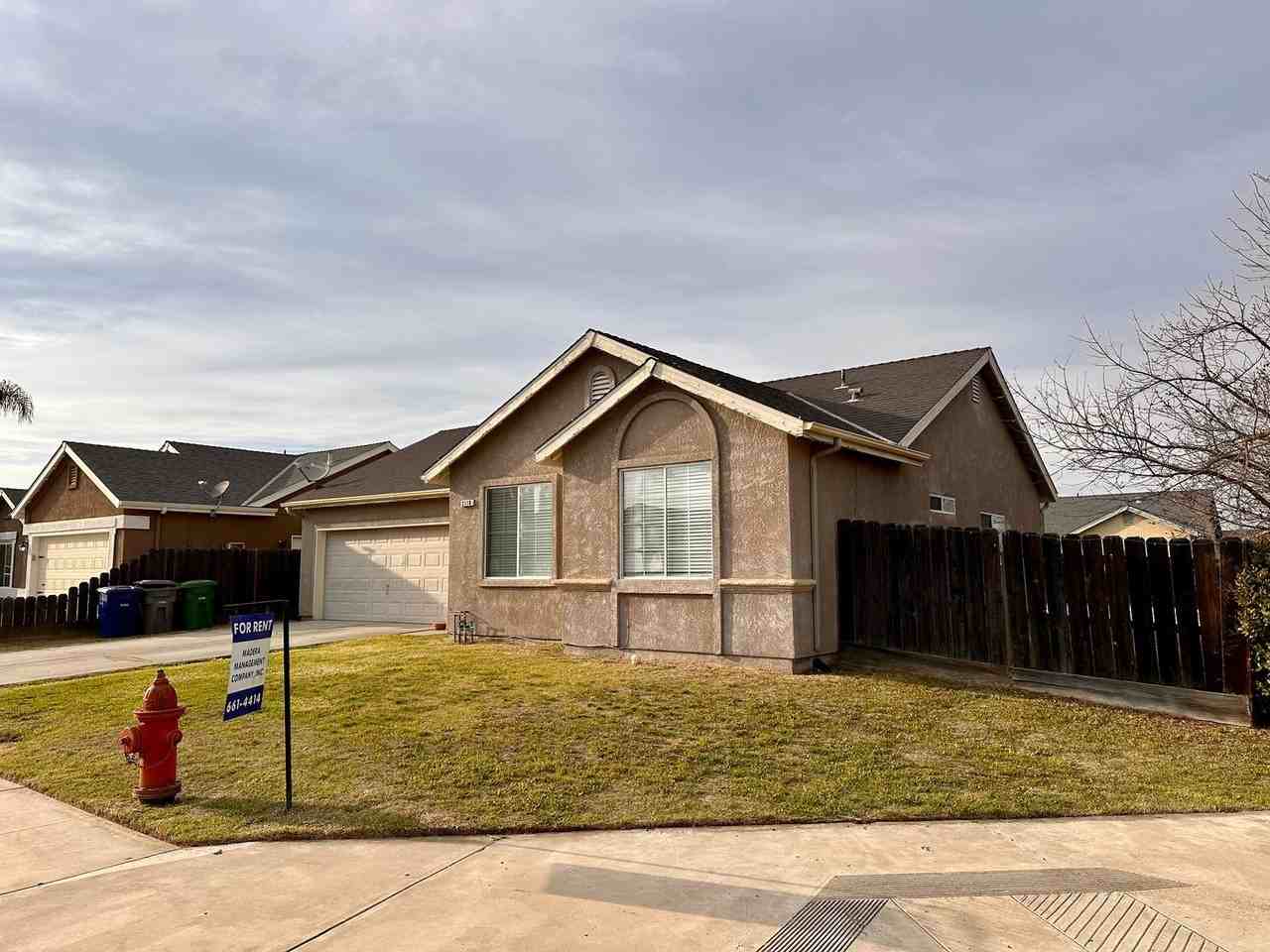 2118 Mcintyre St - Photo 2 of 13