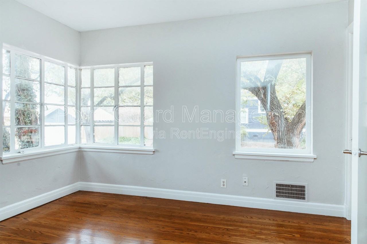 1001 Nw 21st St - Photo 6 of 18