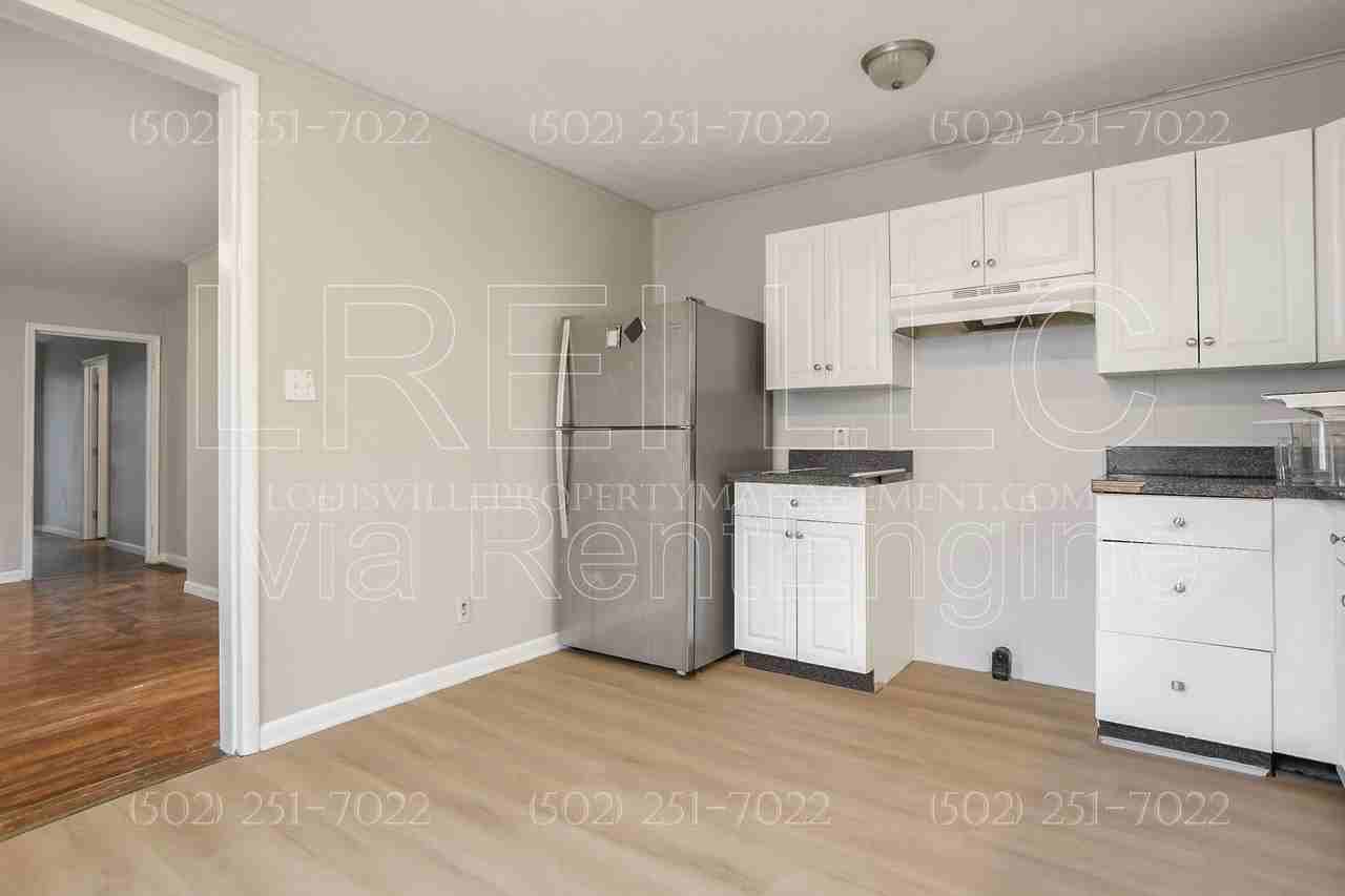 1747 E Oak St #1 - Photo 3 of 15