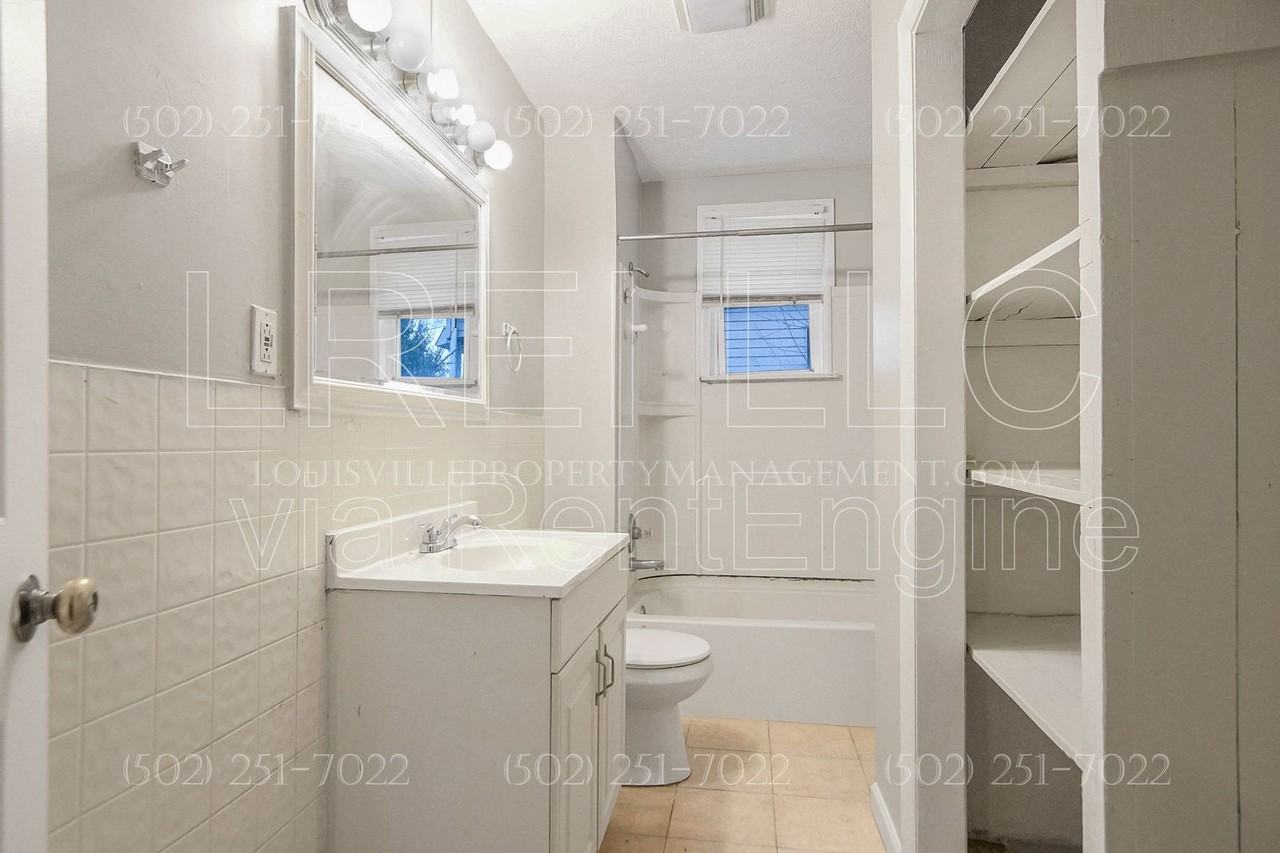 1747 E Oak St #1 - Photo 5 of 15