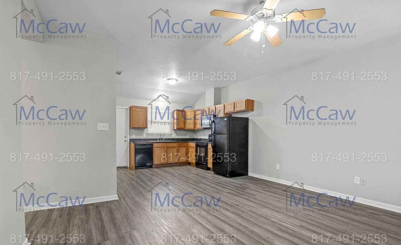 2312 Gilmer St - Photo 4 of 15