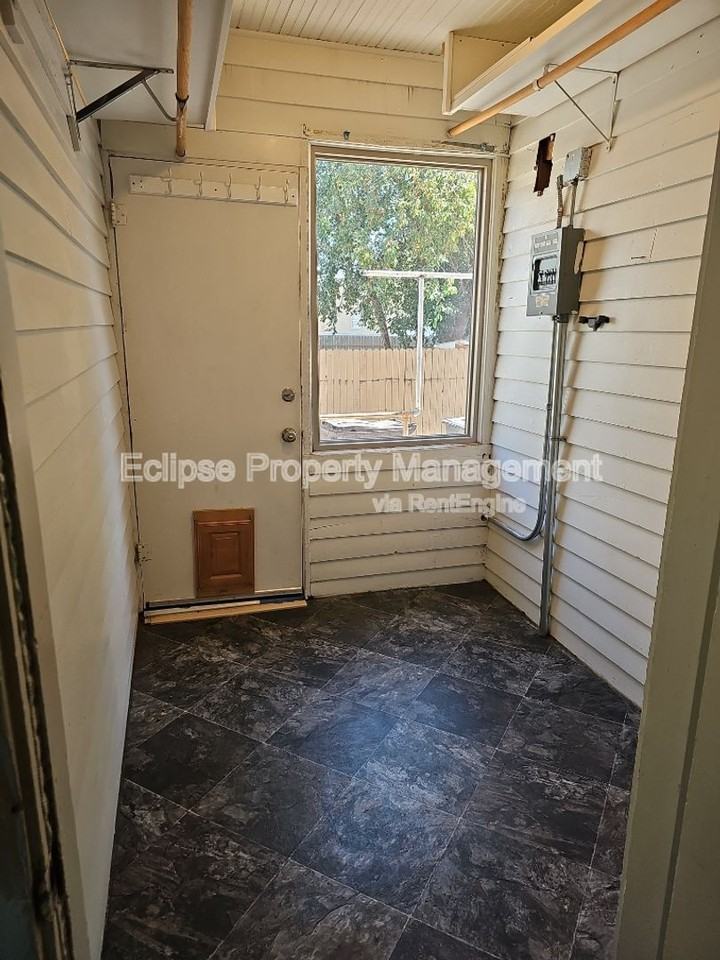 204 Edison Ave #A - Photo 2 of 10