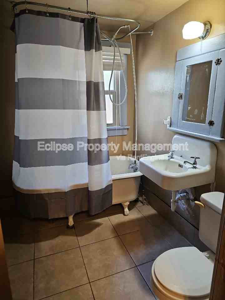 204 Edison Ave #A - Photo 7 of 10