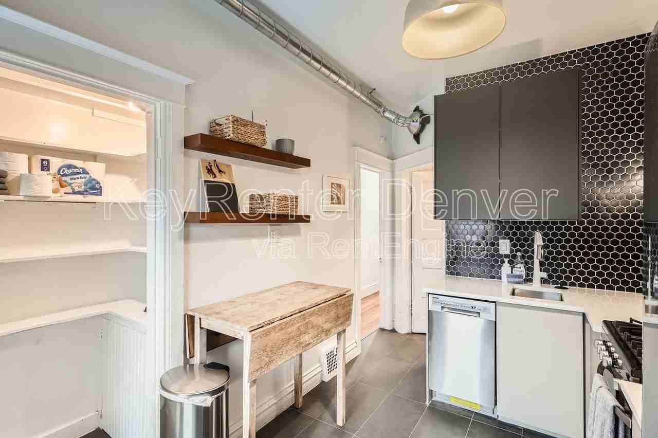 227 S Logan St #1 - Photo 5 of 34