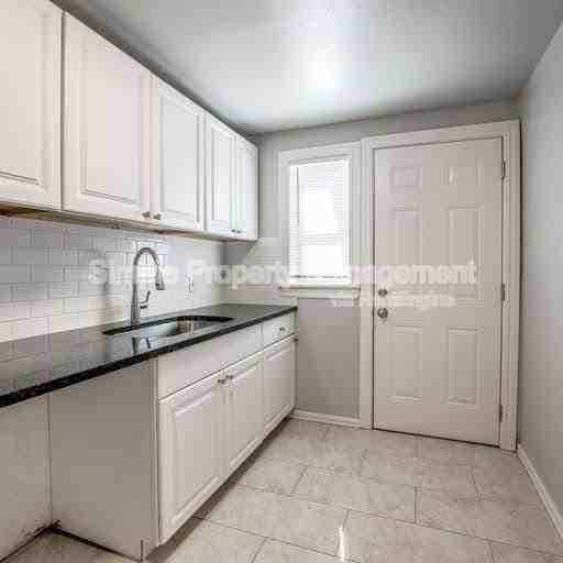 3114 Nw 12th St #1 - Photo 5 of 11
