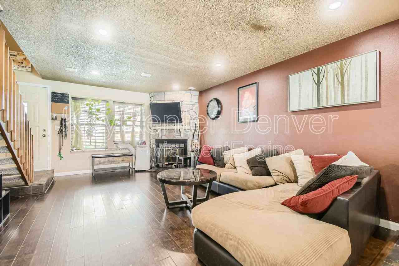 4220 E 94th Ave #B - Photo 4 of 12