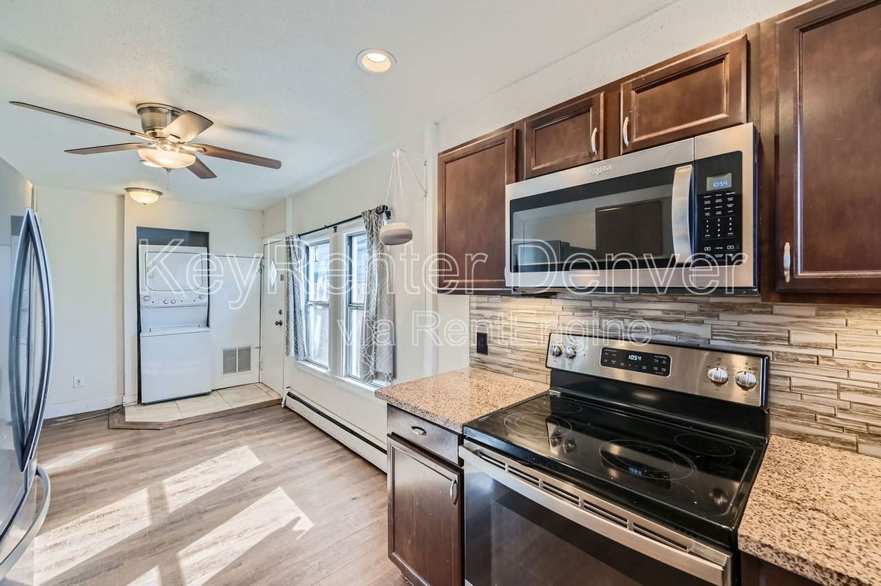 2550 Lamar St - Photo 2 of 11