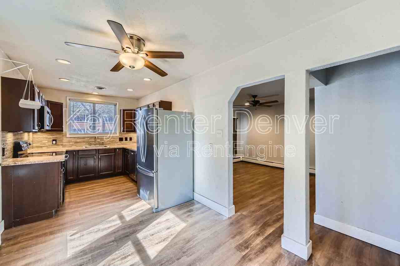 2550 Lamar St - Photo 3 of 11