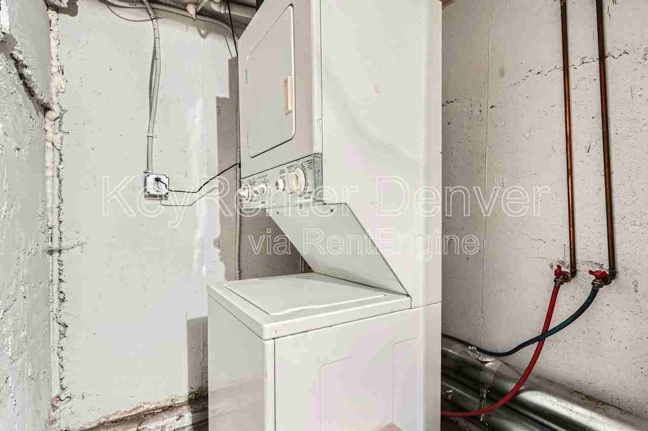 682 N Clarkson St - Photo 7 of 11