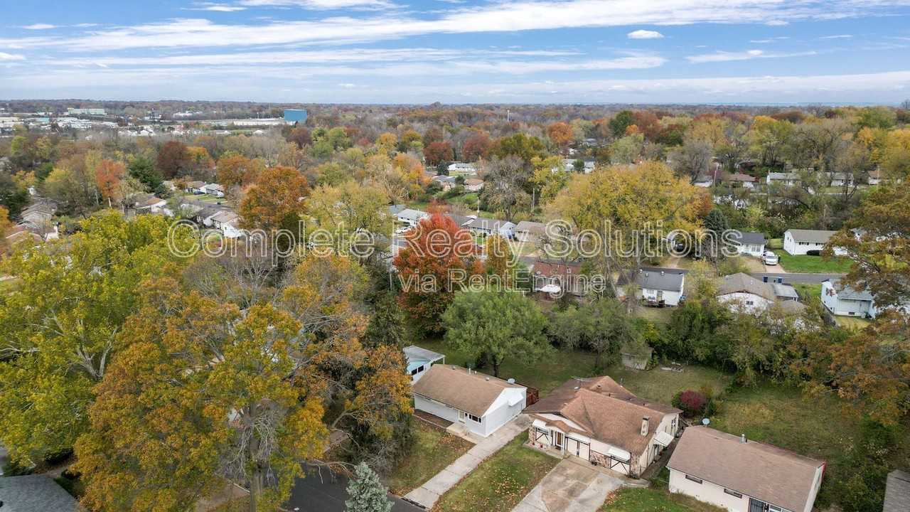 125 Perthshire Rd - Photo 3 of 31