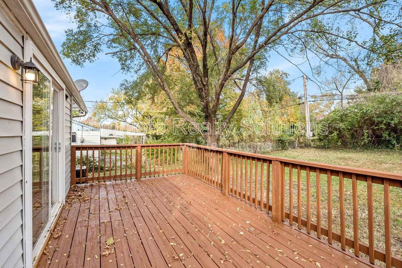 125 Perthshire Rd - Photo 6 of 31