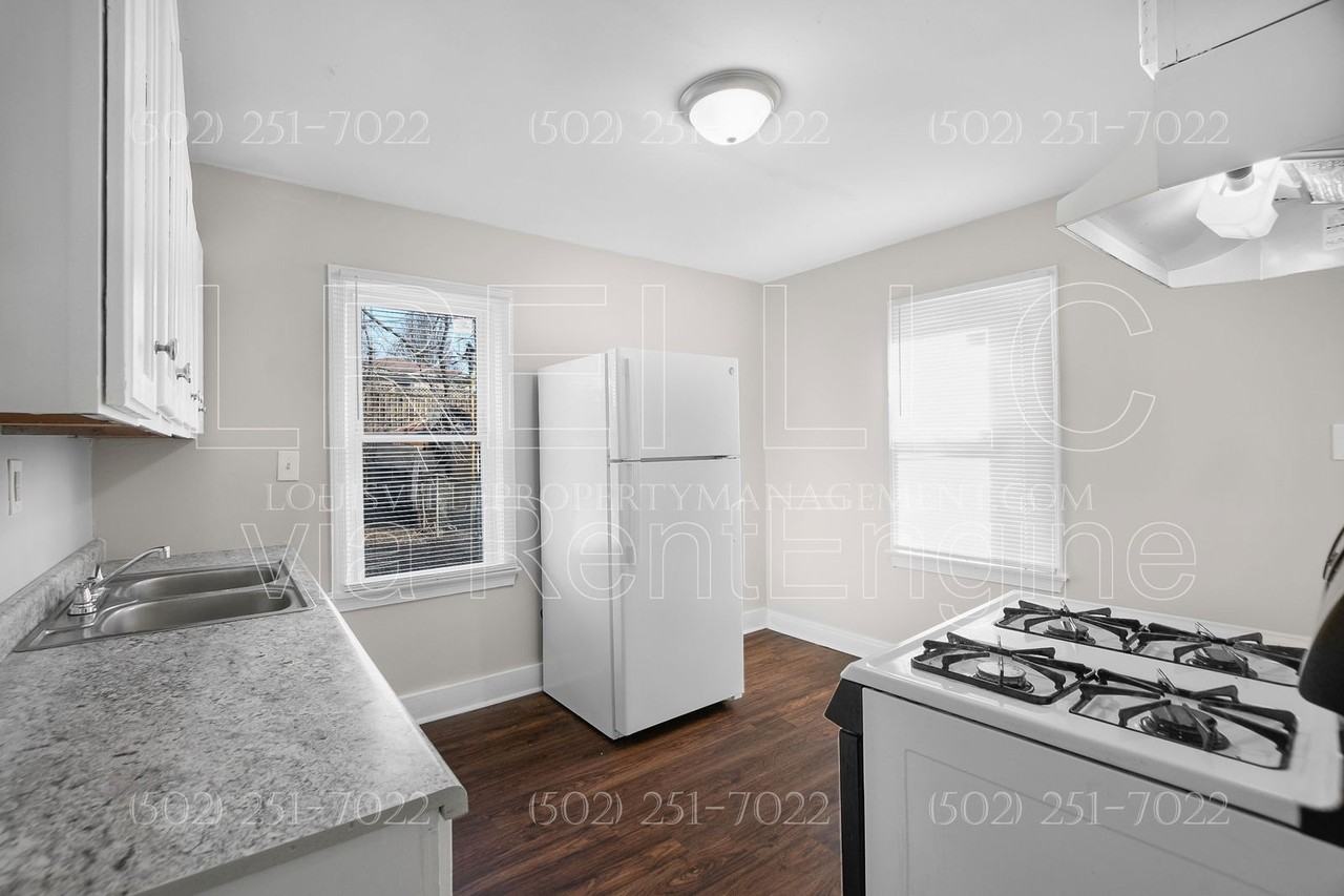 4503 Grand Ave - Photo 3 of 18