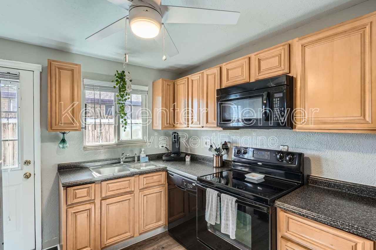 5270 W 24th Ave - Photo 5 of 12