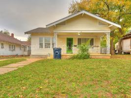 featured image of 1012 N Broadway Ave