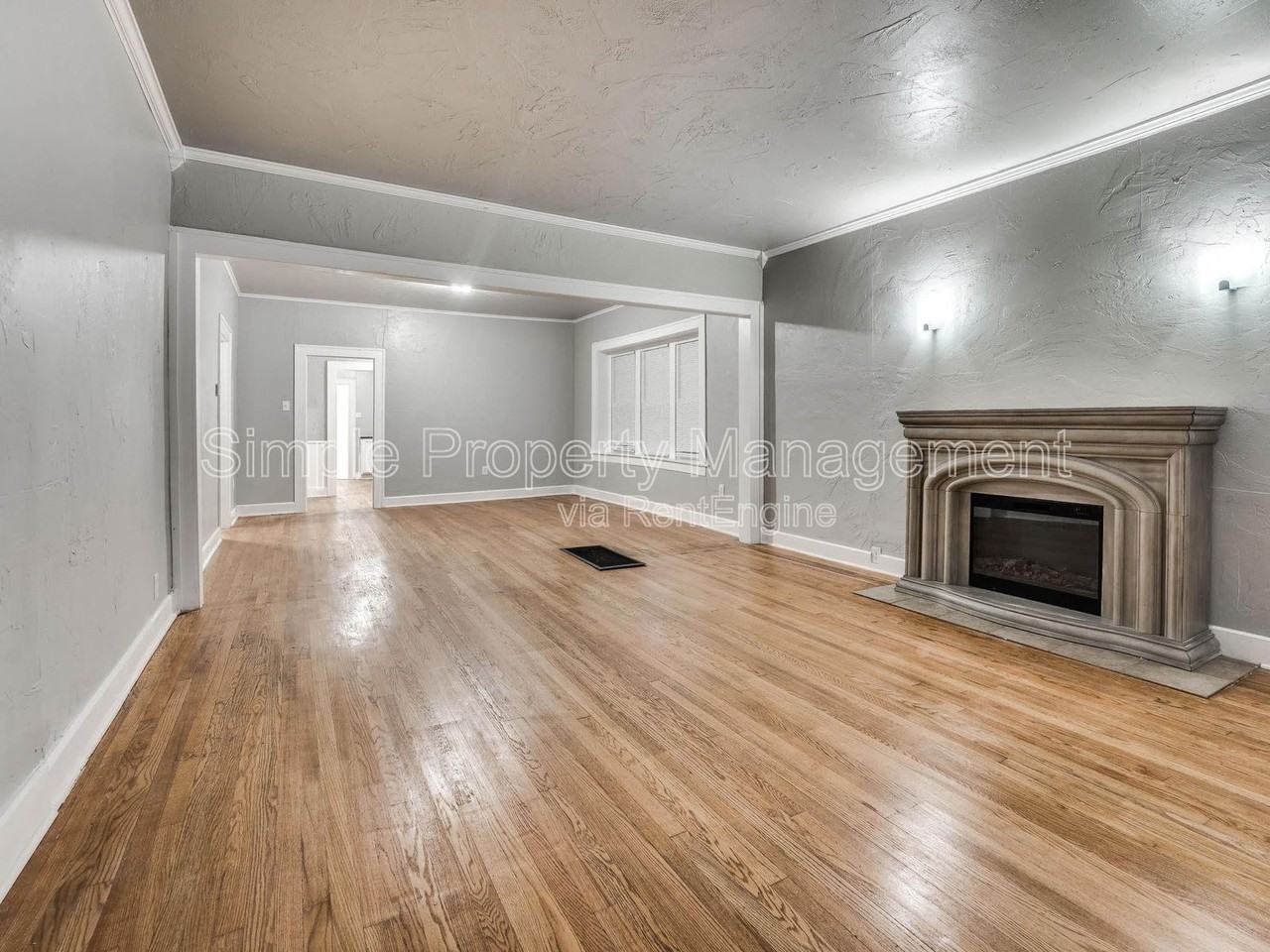 1012 N Broadway Ave - Photo 4 of 27