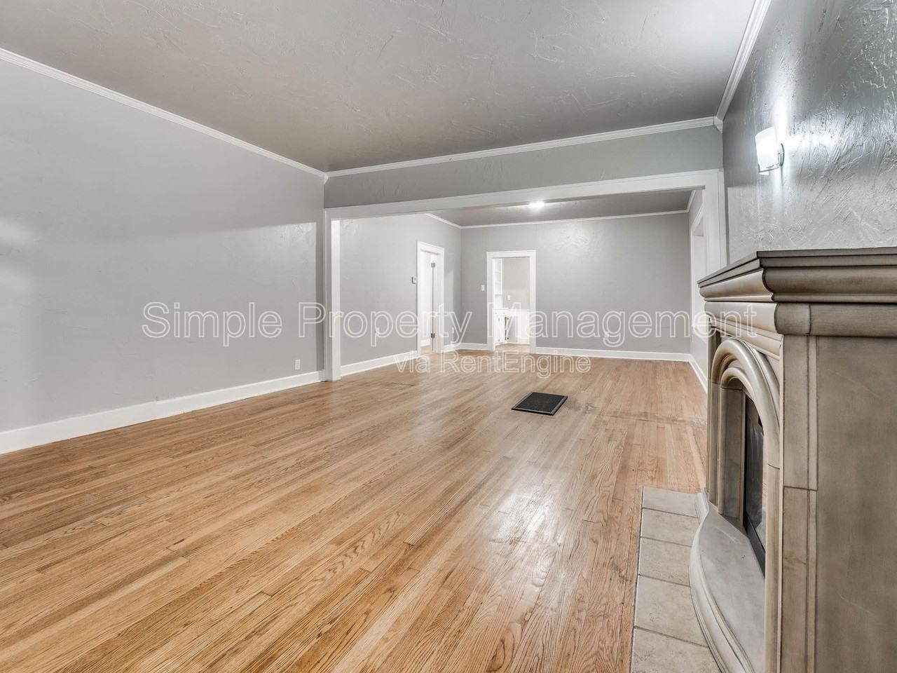 1012 N Broadway Ave - Photo 5 of 27