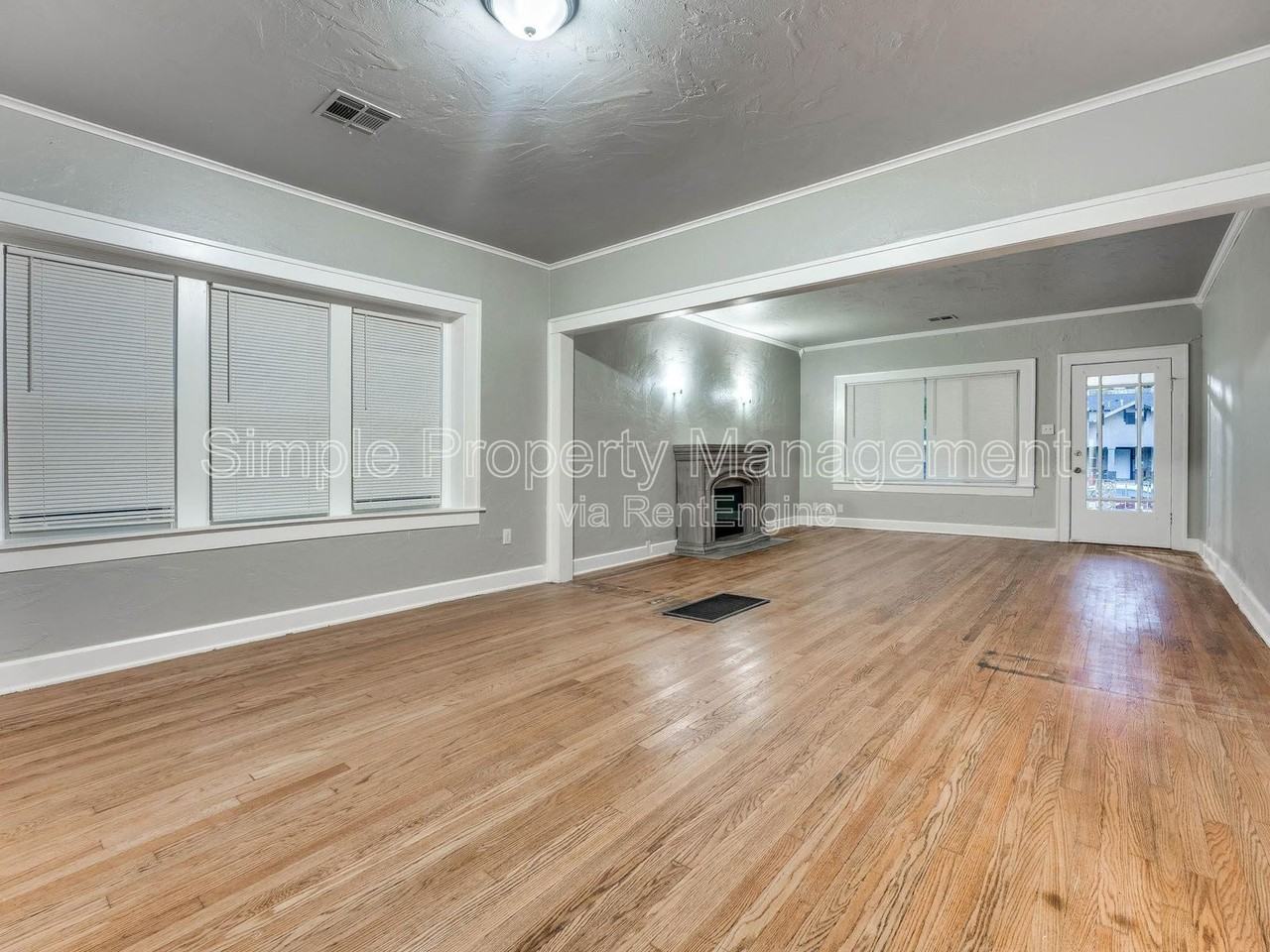 1012 N Broadway Ave - Photo 7 of 27