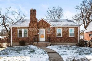 featured image of 44 Lee Ave