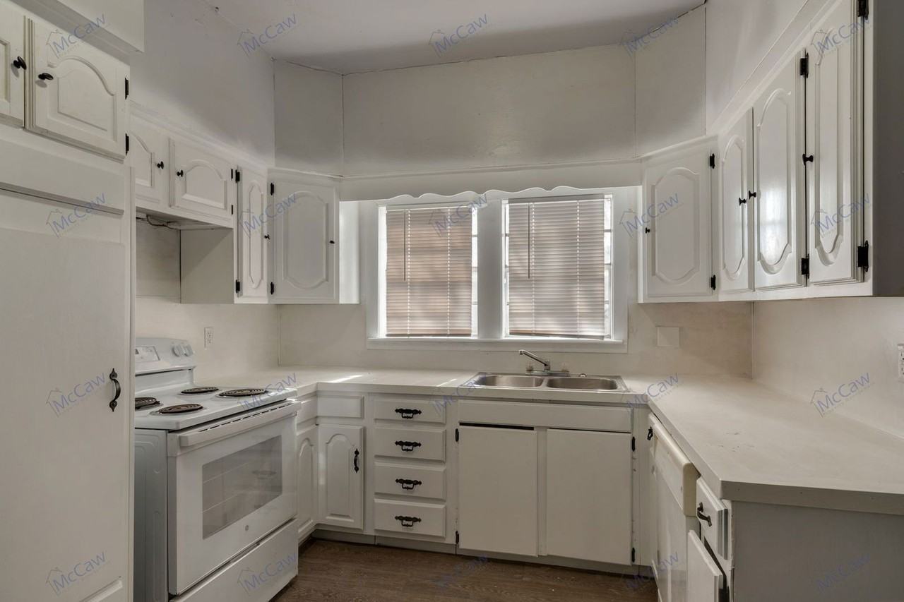 1209 Gladiolus St - Photo 7 of 21