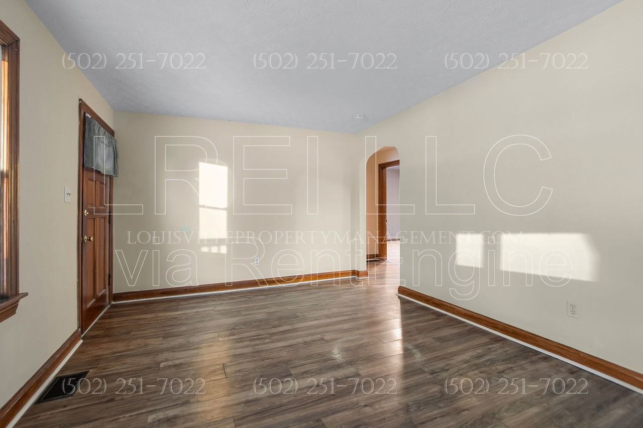 4921 Pentose Ave - Photo 3 of 24