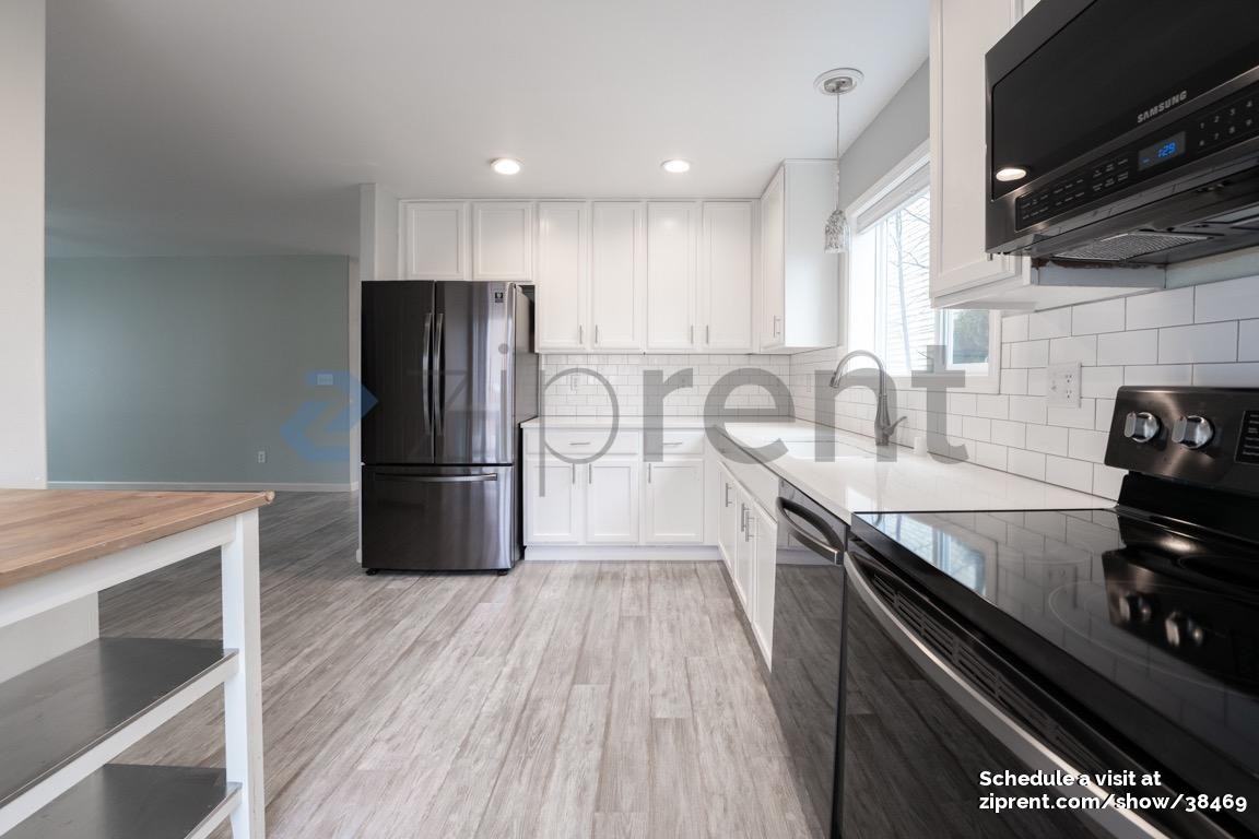 34030 Se Carmichael St - Photo 7 of 31