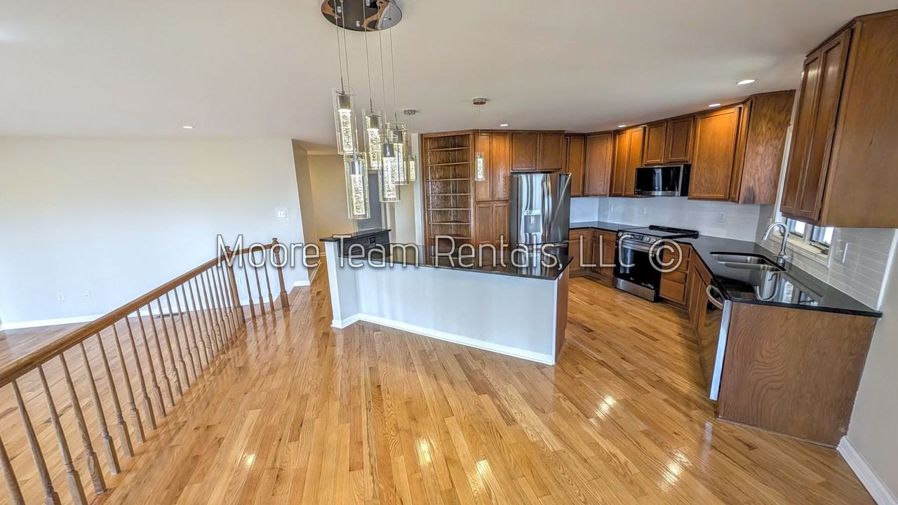 1020 High Vista Dr - Photo 4 of 34