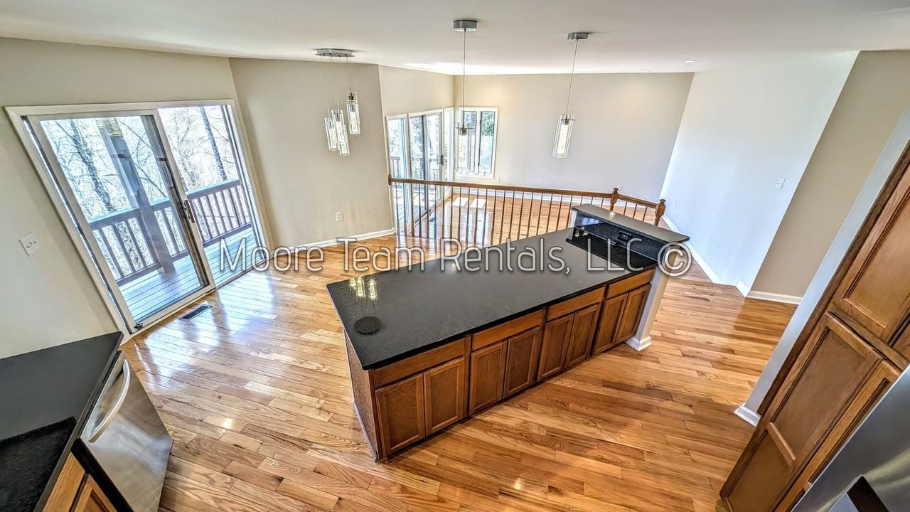 1020 High Vista Dr - Photo 7 of 34